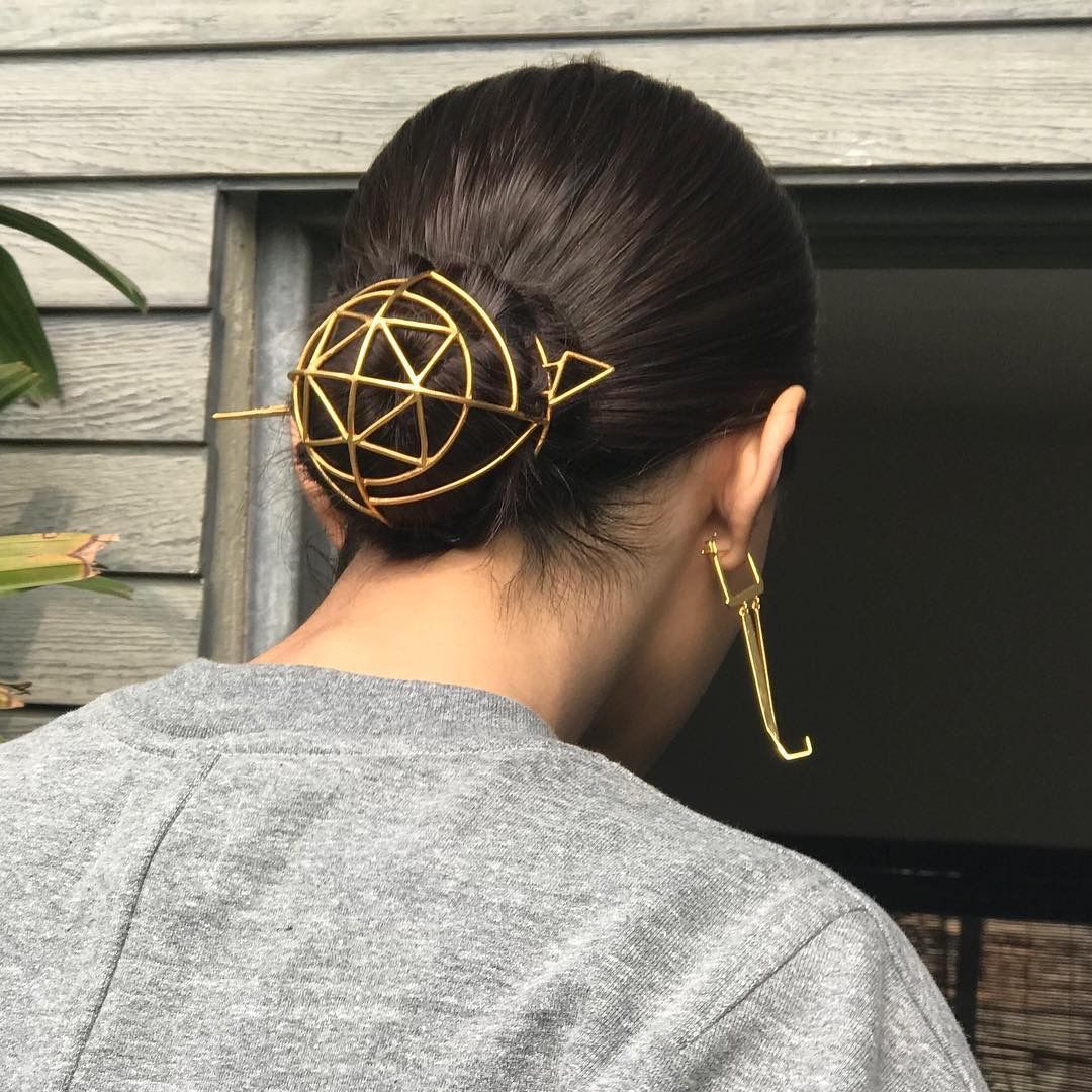 Elegant Spiral Hair Bun Holder – Gold Finish Hair Stick