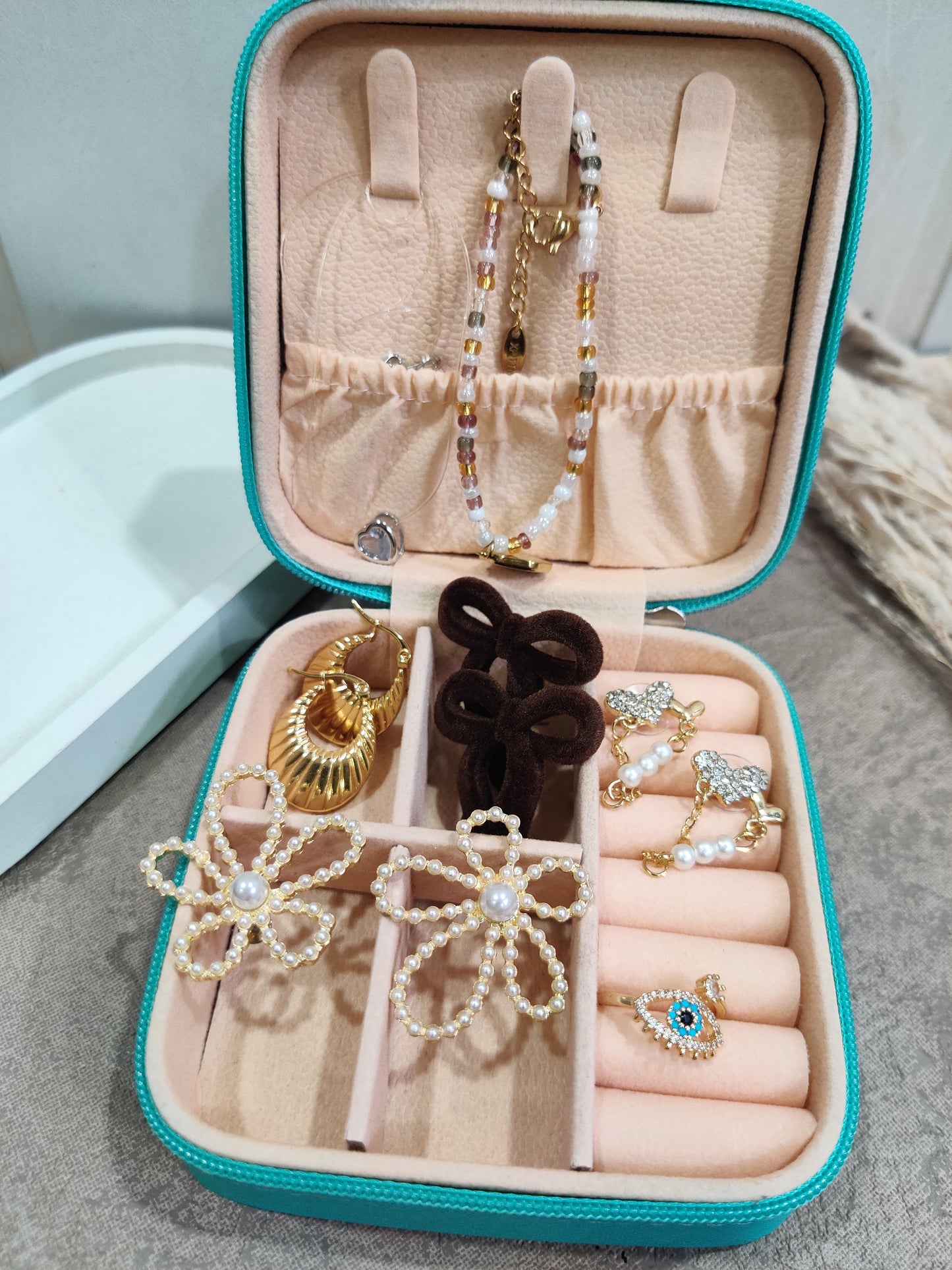 Radiant You – Mini Jewellery Vault