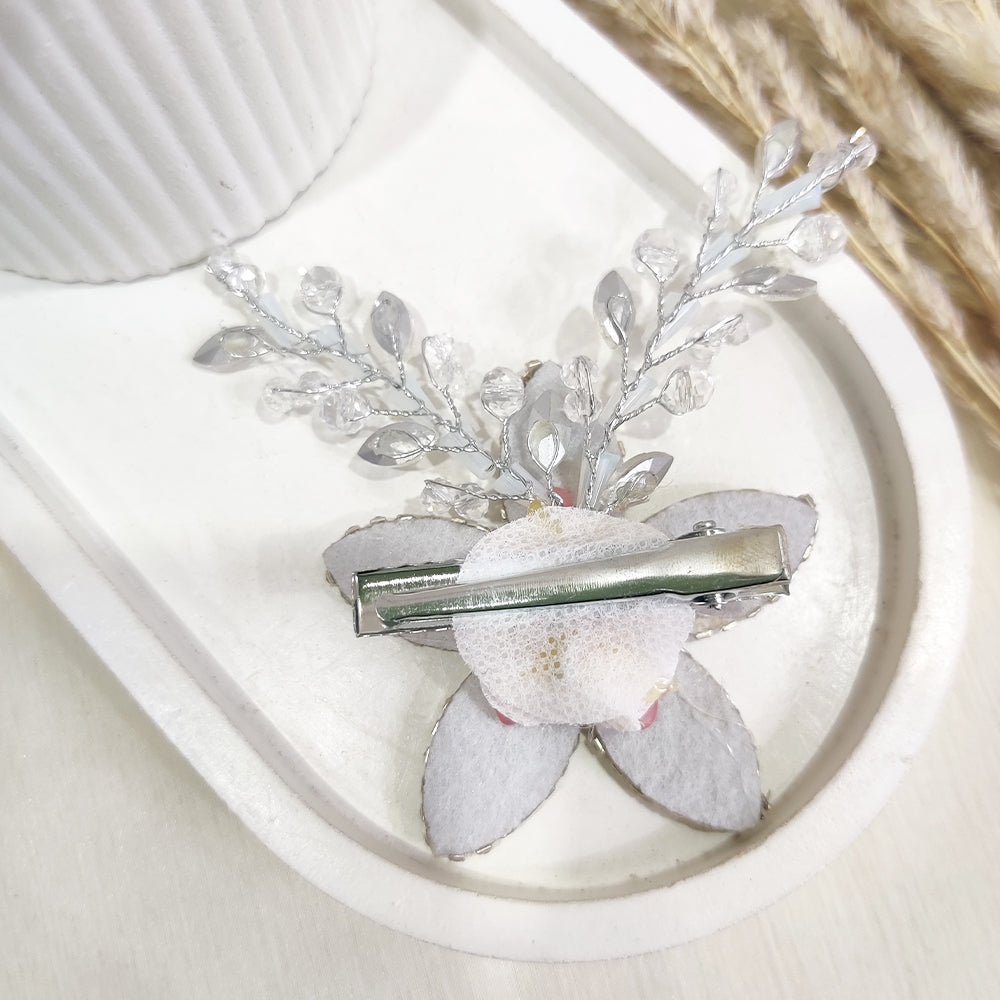 Silver& Pearl Crystal Flower Hairpiece