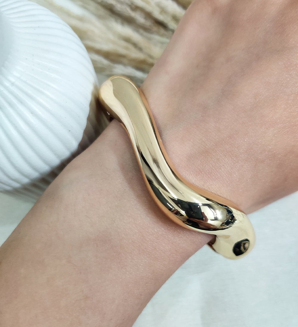 Squared Metallic Hinge Bangle