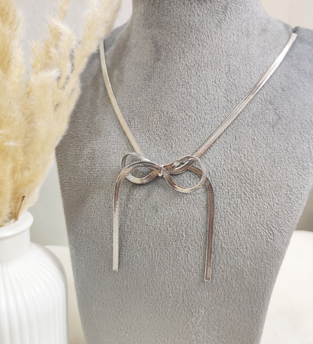 Silver Bow Chic Set