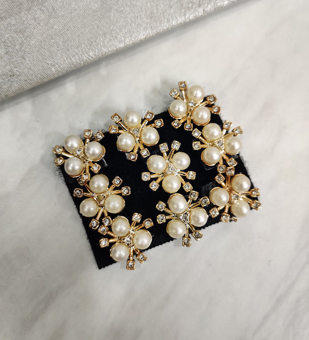 Golden Flower with Rhinestones and Pearls Velcro Stickon