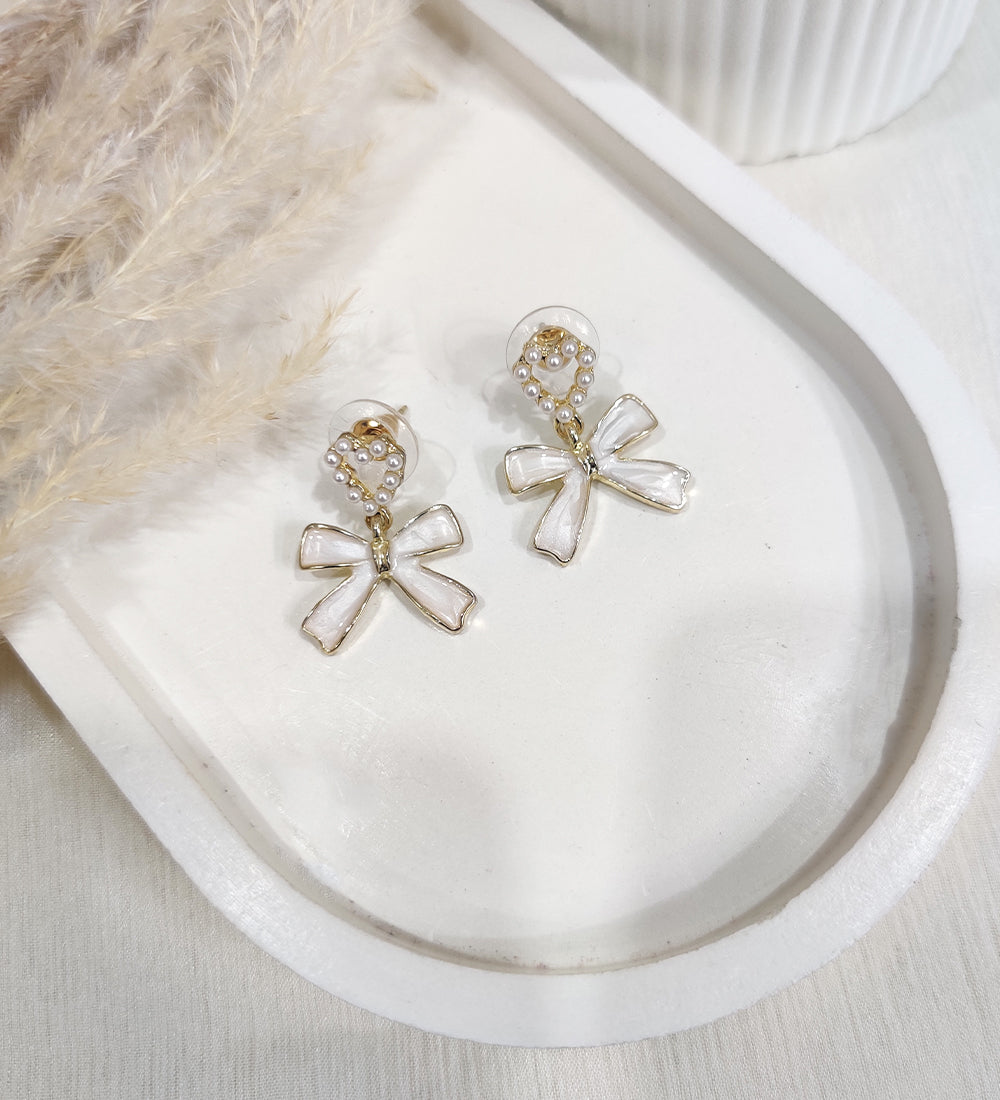 Pearl Heart Bow Eattings
