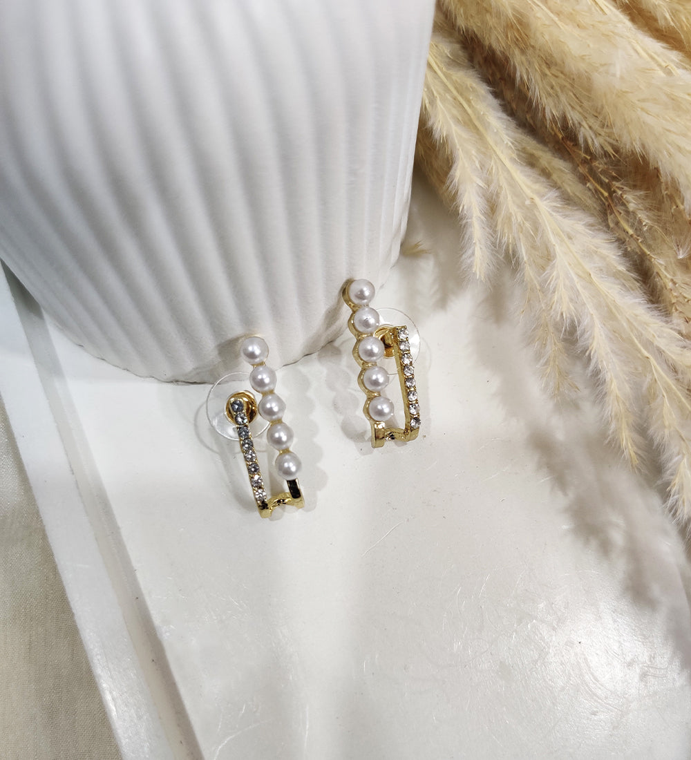Pearl Blink Earrings