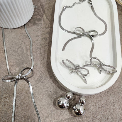 Silver Bow Chic Set