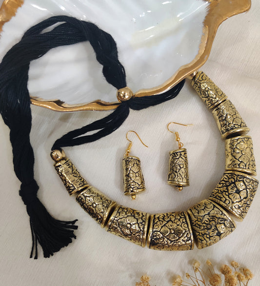 Golden Hasli Adjustable Necklace Set with Earrings
