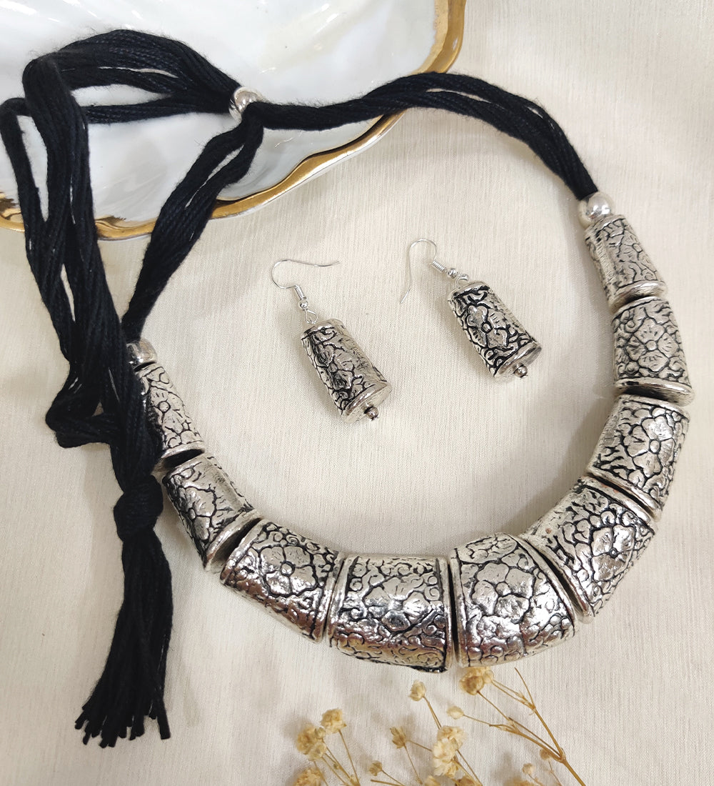Silver Hasli Adjustable Necklace Set with Earrings