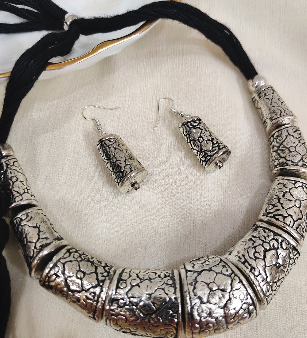 Silver Hasli Adjustable Necklace Set with Earrings