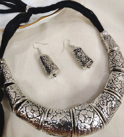 Silver Hasli Adjustable Necklace Set with Earrings