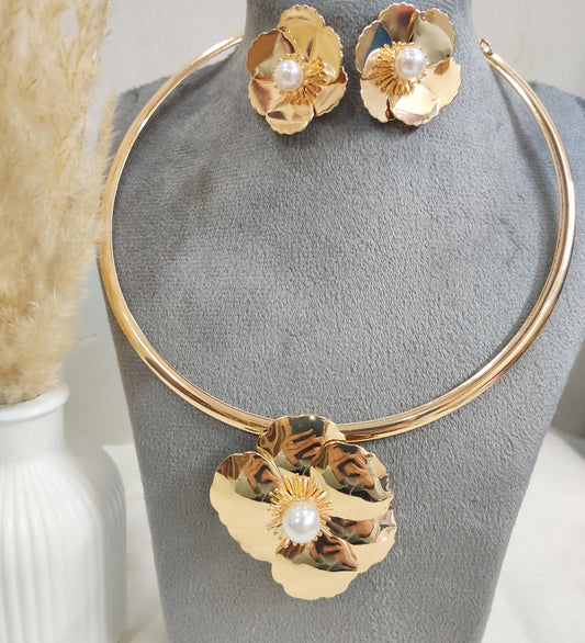 Vibrant Golden Flower and Necklace