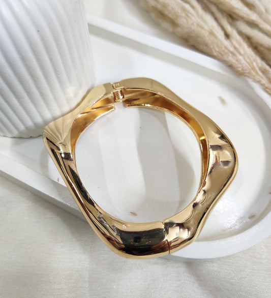 Squared Metallic Hinge Bangle