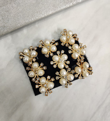 Golden Flower with Rhinestones and Pearls Velcro Stickon