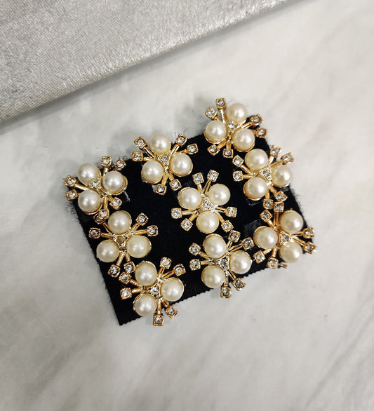 Golden Flower with Rhinestones and Pearls Velcro Stickon
