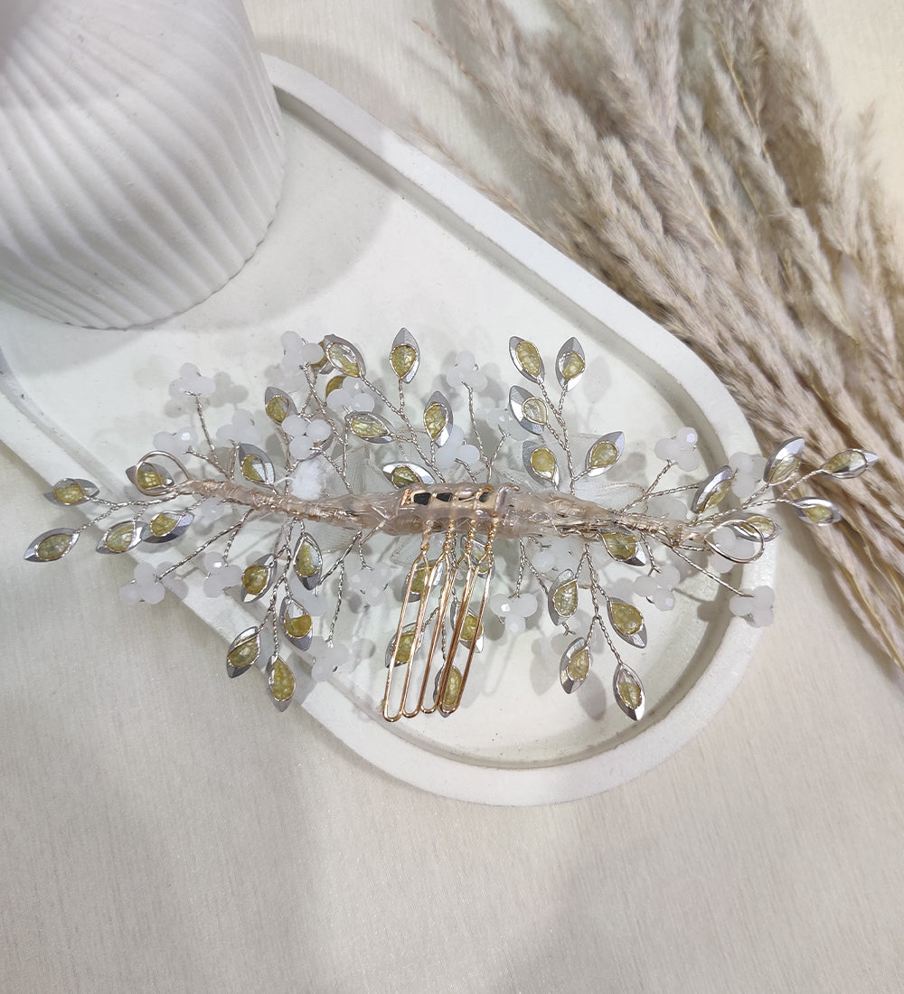 Elegant White Floral Hair Comb with Crystal Accents