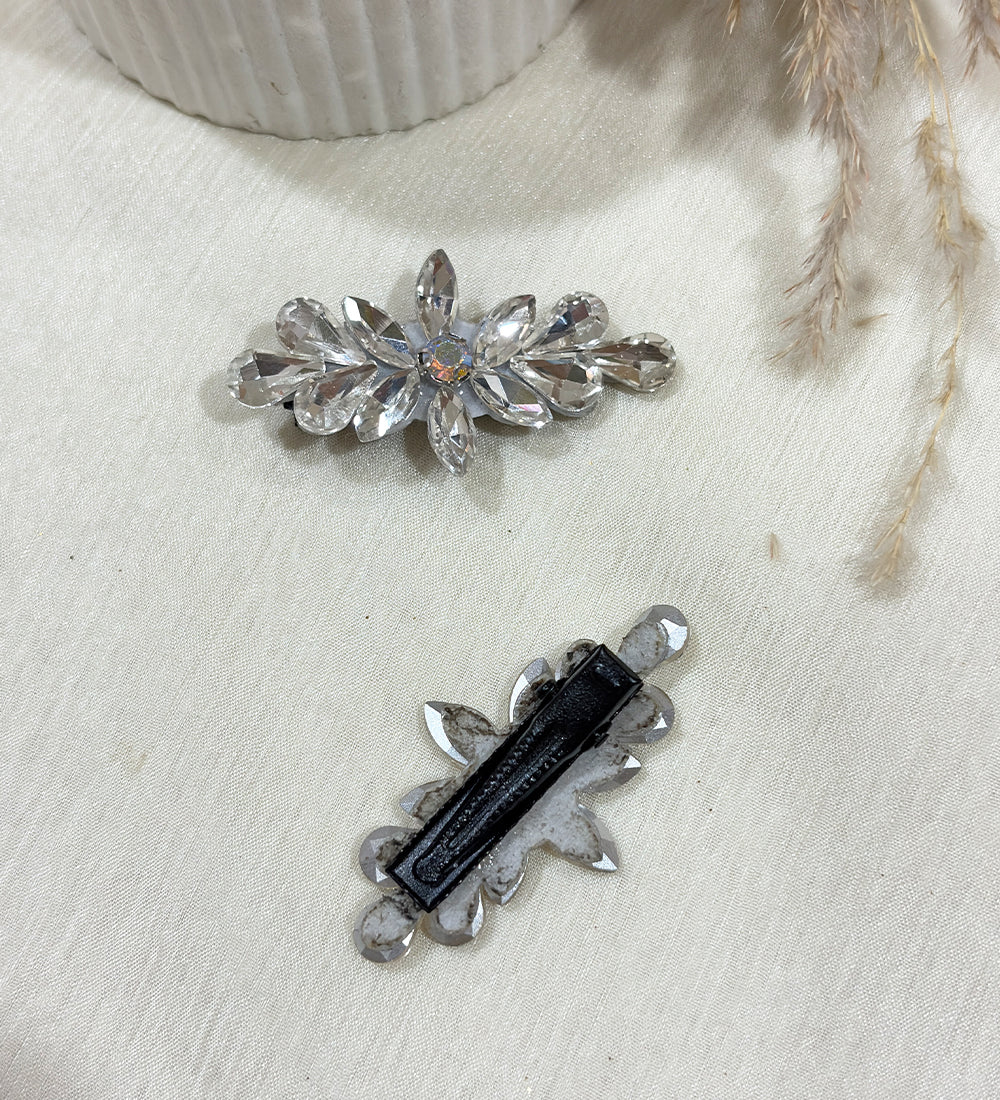 Glimmer Petal Clip