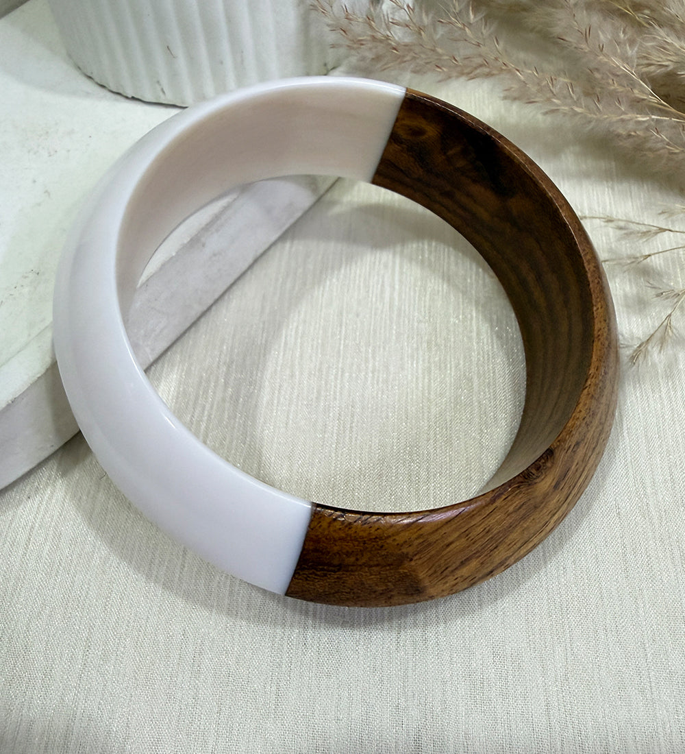 Handcrafted Look White & Wood Resin Bangle