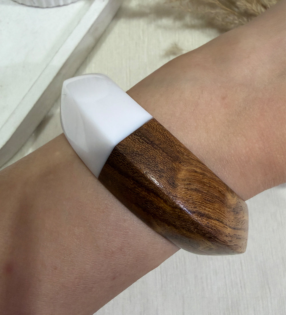 Handcrafted Look White & Wood Resin Bangle
